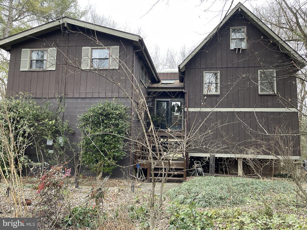 175 Howellsville Road Front Royal, VA 22630 - Photo 4 of 18 a view of a house with a yard