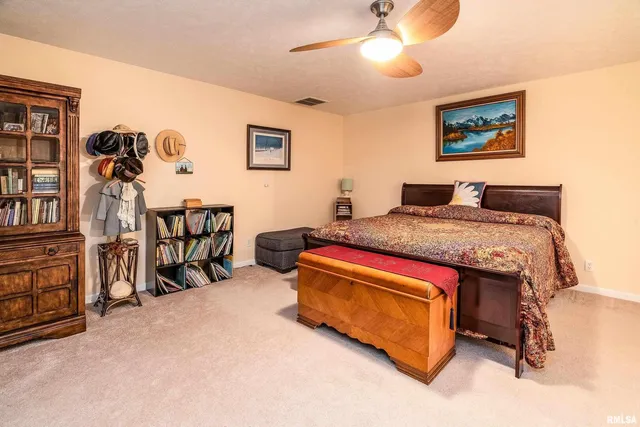 $363,000 | 145 Oakview Road, Carbondale, IL 62901