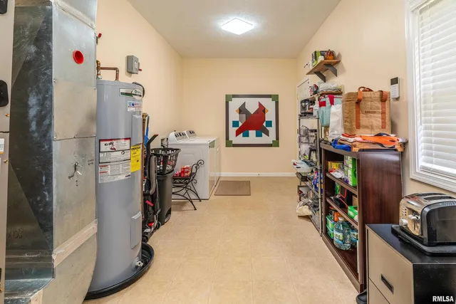 $363,000 | 145 Oakview Road, Carbondale, IL 62901