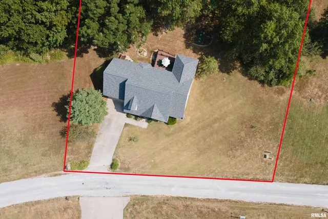 $363,000 | 145 Oakview Road, Carbondale, IL 62901