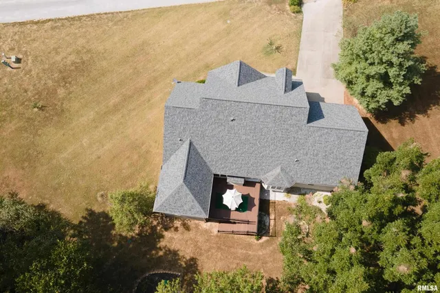 $363,000 | 145 Oakview Road, Carbondale, IL 62901