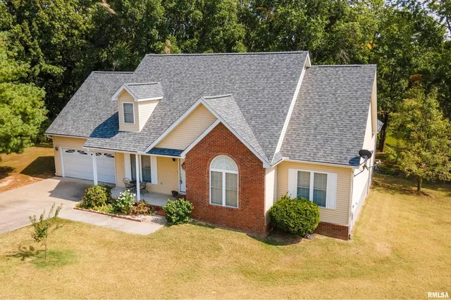 $363,000 | 145 Oakview Road, Carbondale, IL 62901