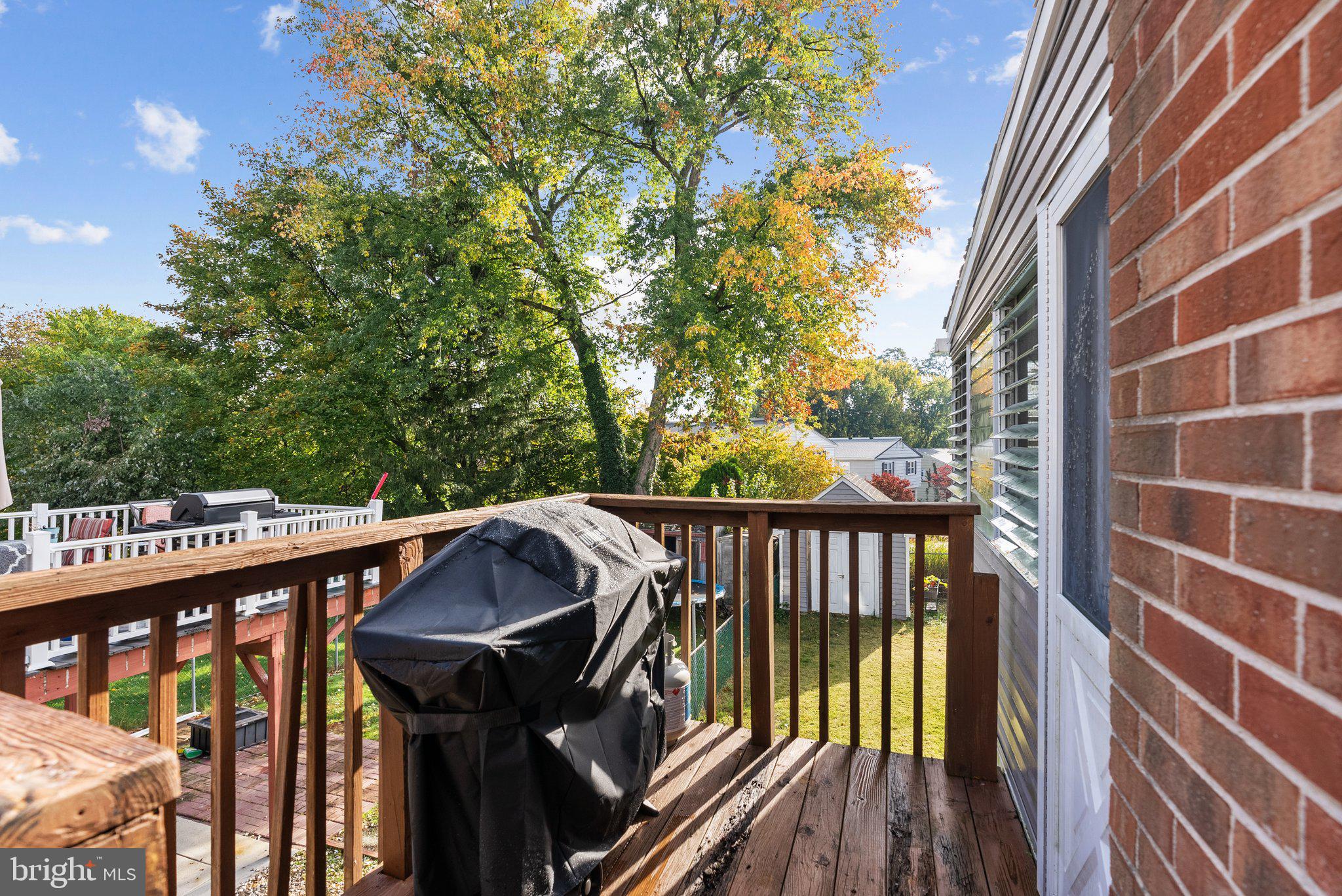 310 Haverford Road Folsom, PA 19033 - Photo 25 of 27 Side Entry
