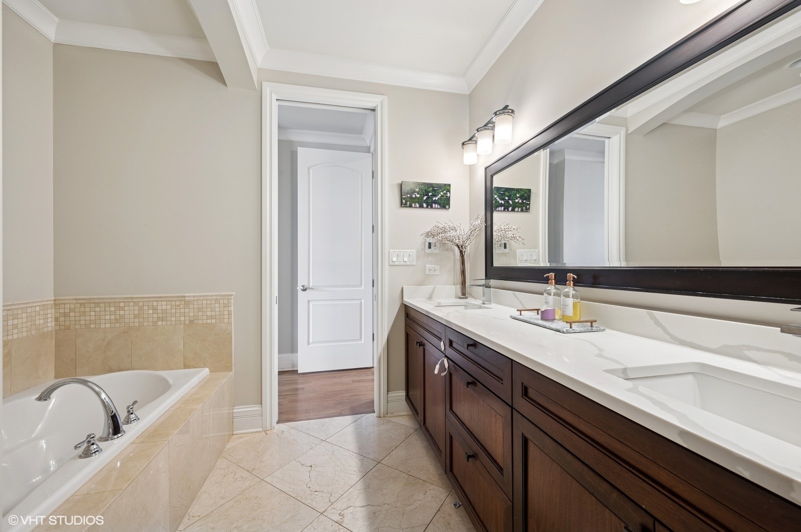 1238 West Jackson Boulevard, Unit 4W Chicago, IL 60607 - Photo 11 of 20