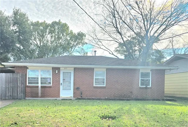 $1,400 | 641 Wiegand Drive, Bridge City, LA 70094