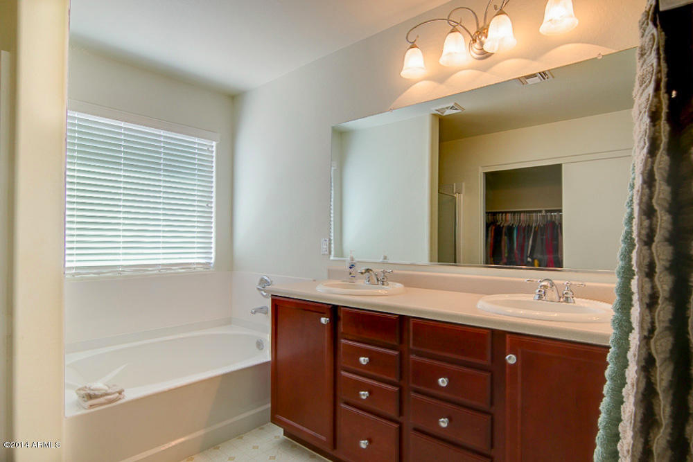 3555 East Michelle Way Gilbert, AZ 85234 - Photo 22 of 40 1-21