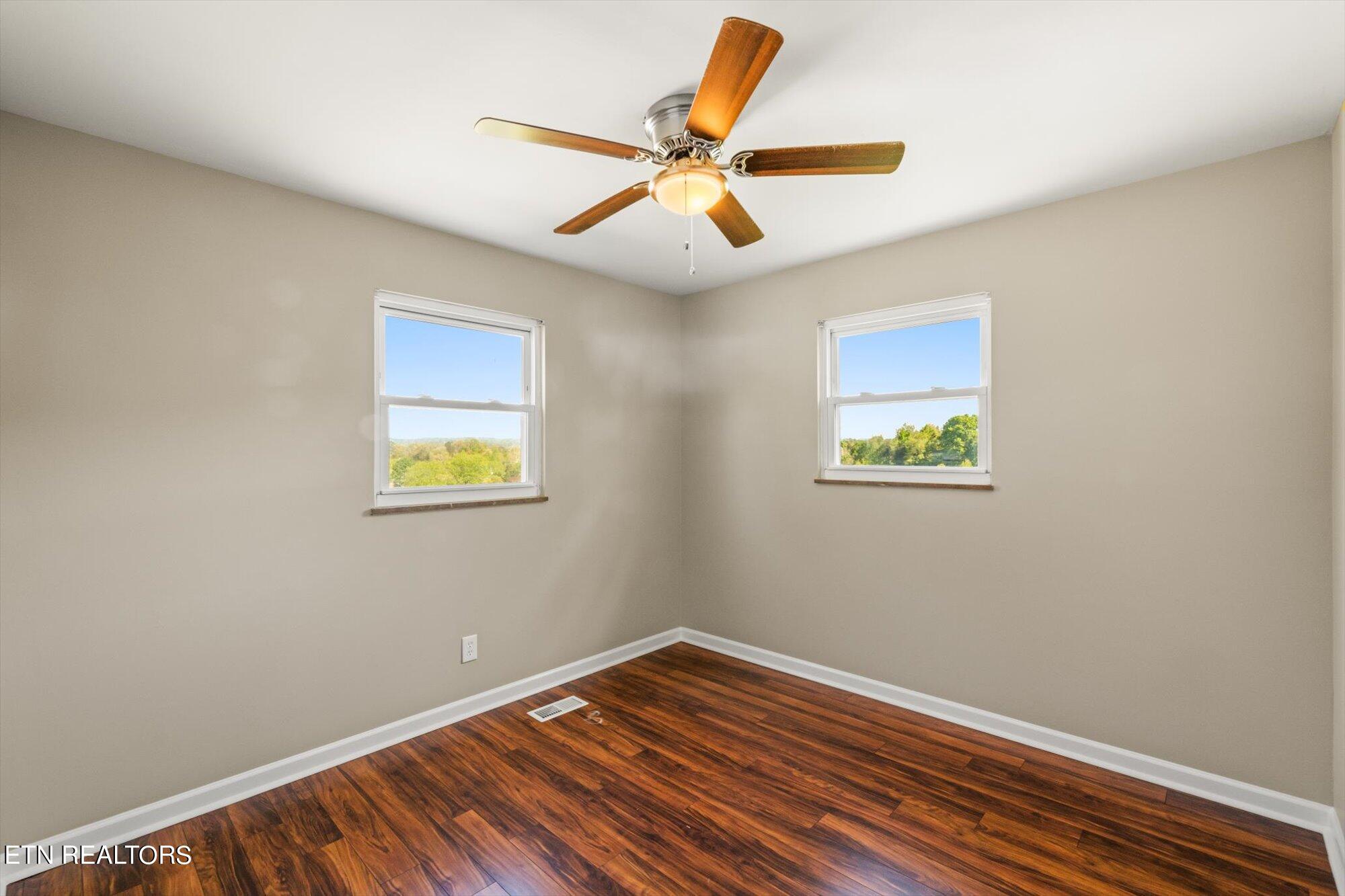 6824 Fairview Road Corryton, TN 37721 - Photo 11 of 17 11-6824-Fairview-Rd-Corryton-TN-11