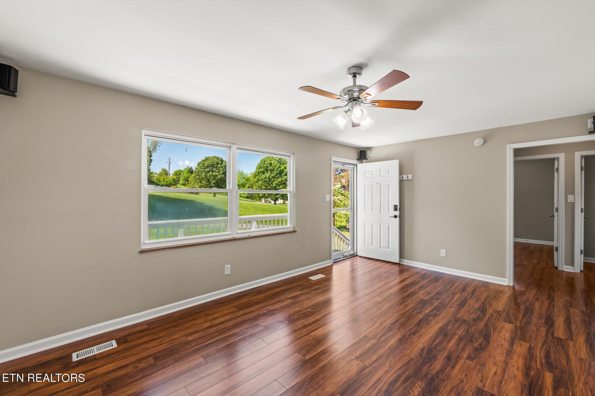 6824 Fairview Road Corryton, TN 37721 - Photo 4 of 17 04-6824-Fairview-Rd-Corryton-TN-4