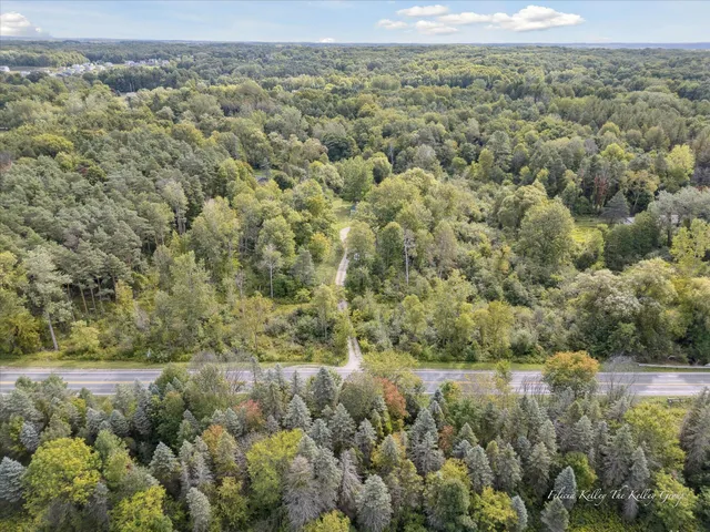 $250,000 | 11510 Algoma Avenue Northeast, Sparta, MI 49345