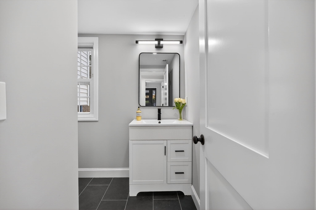 1 Hunter Drive Andover, MA 01810 - Photo 6 of 41