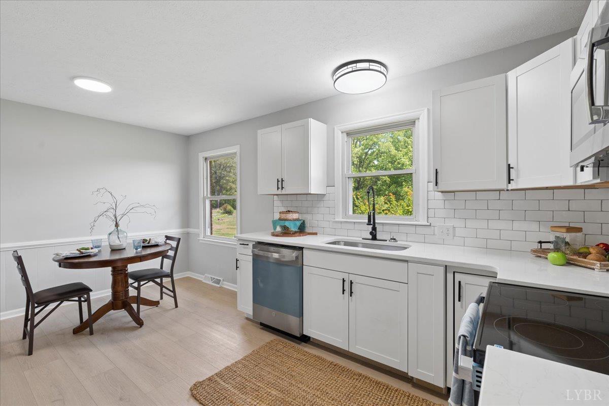 2046 North Amherst Highway Amherst, VA 24521 - Photo 11 of 34