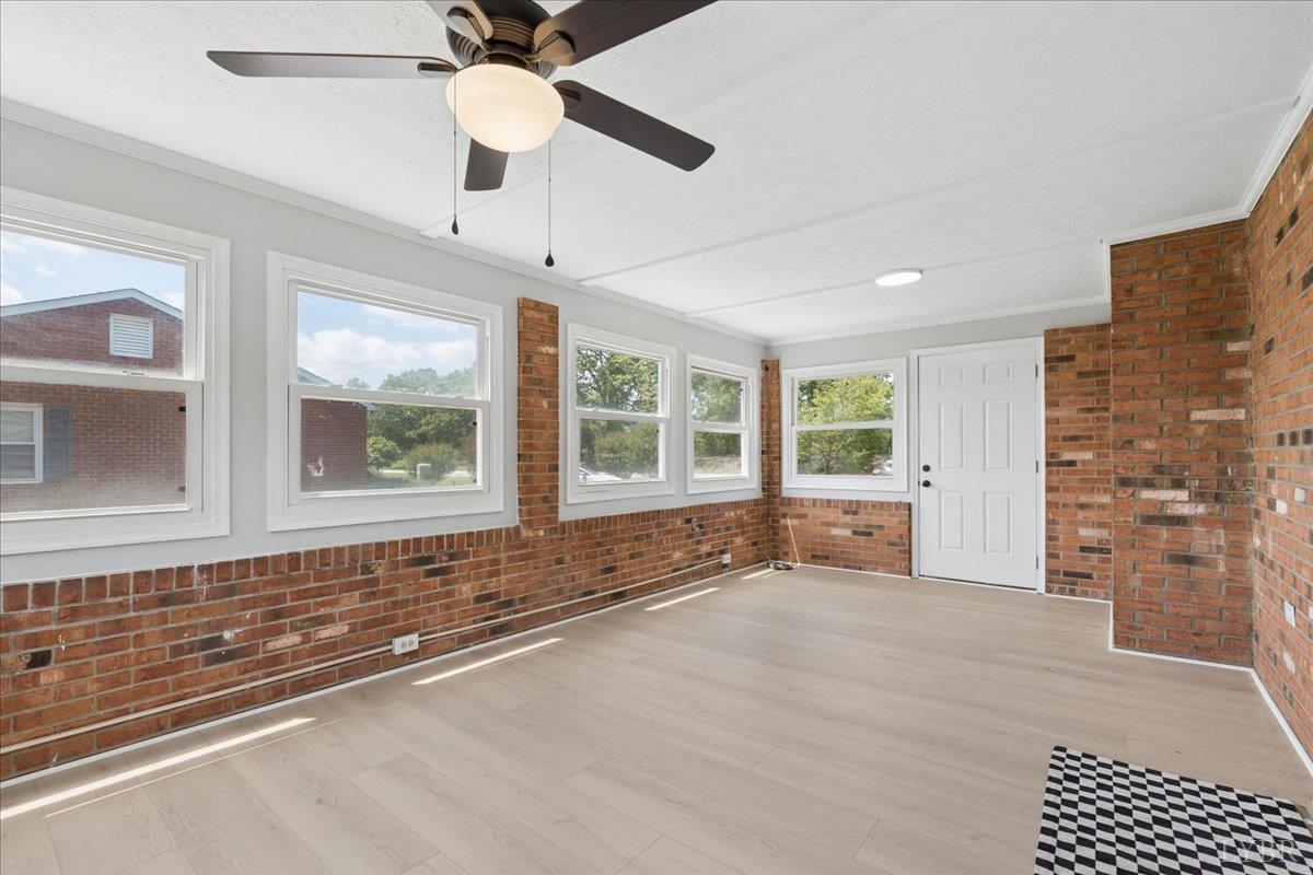 2046 North Amherst Highway Amherst, VA 24521 - Photo 13 of 34