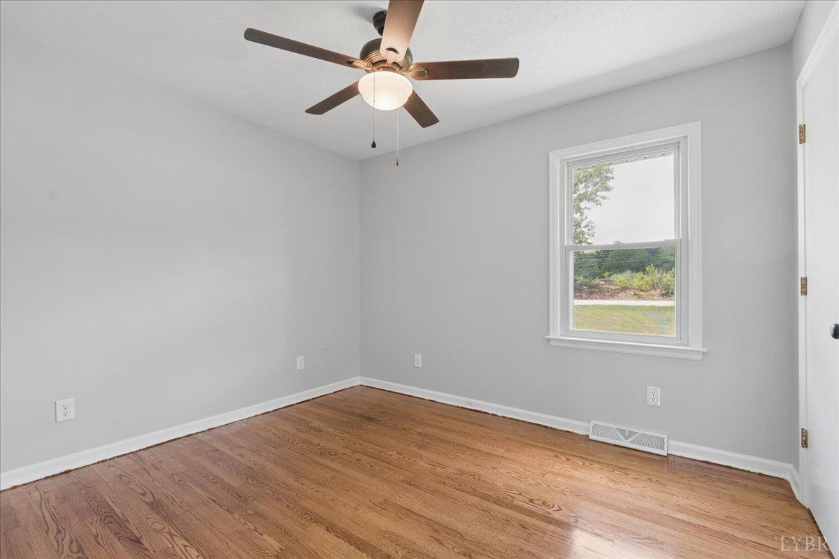 2046 North Amherst Highway Amherst, VA 24521 - Photo 17 of 34