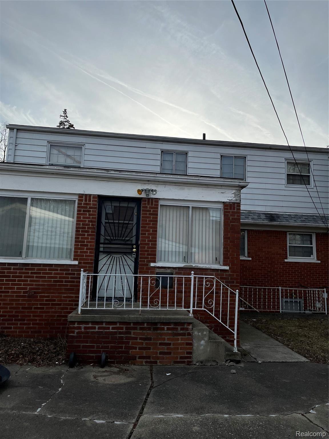816-818 Alter Road Detroit, MI 48215 - Photo 4 of 33 C5645707-AF4A-4489-9B42-41EB5E8A2D40.jpeg