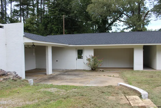 $235,000 | 137 Highway 9, Pittsboro, MS 38951