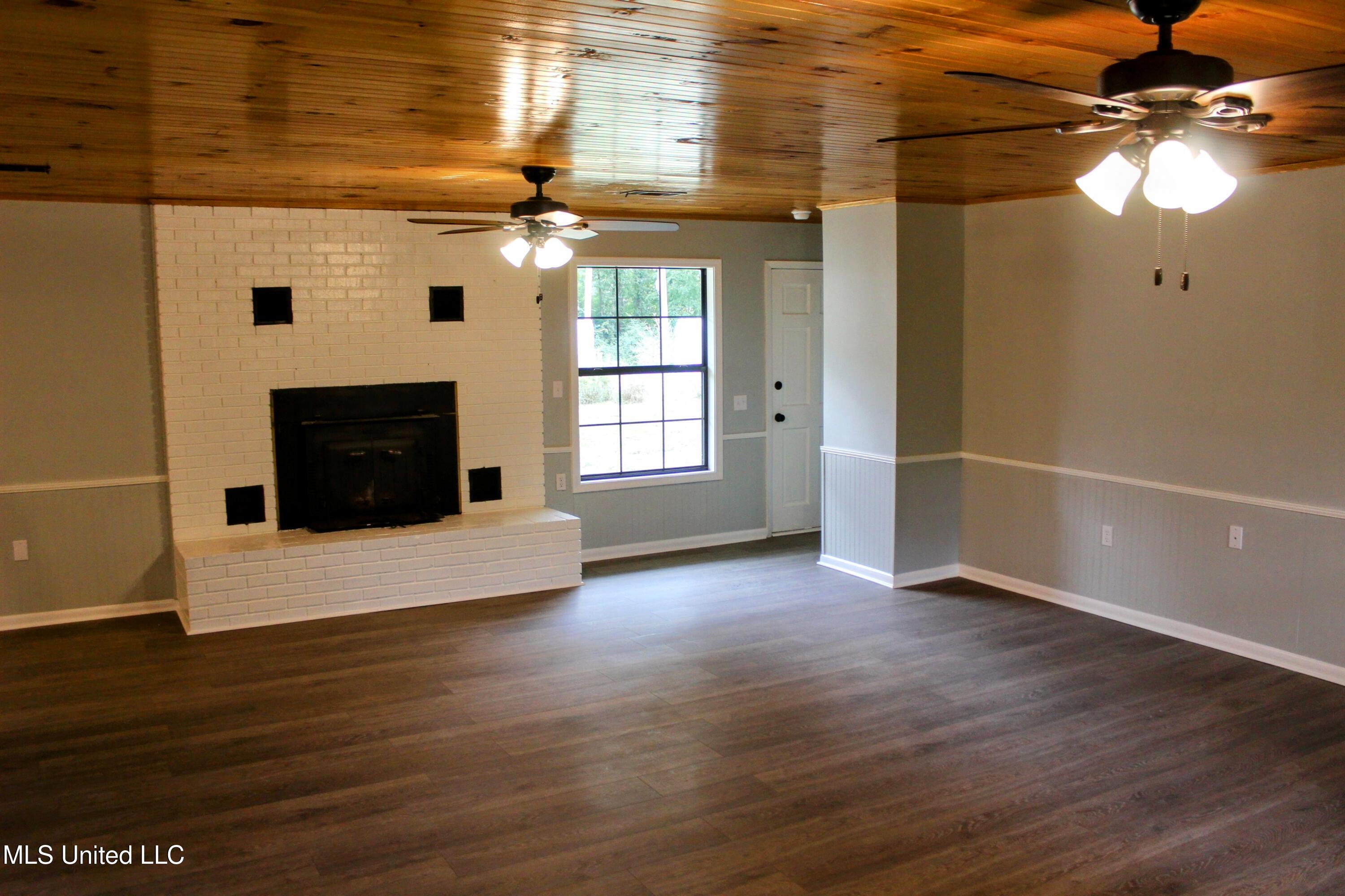 137 Highway 9 Pittsboro, MS 38951 - Photo 2 of 27 IMG_1822