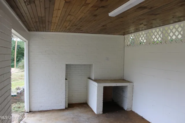 $235,000 | 137 Highway 9, Pittsboro, MS 38951