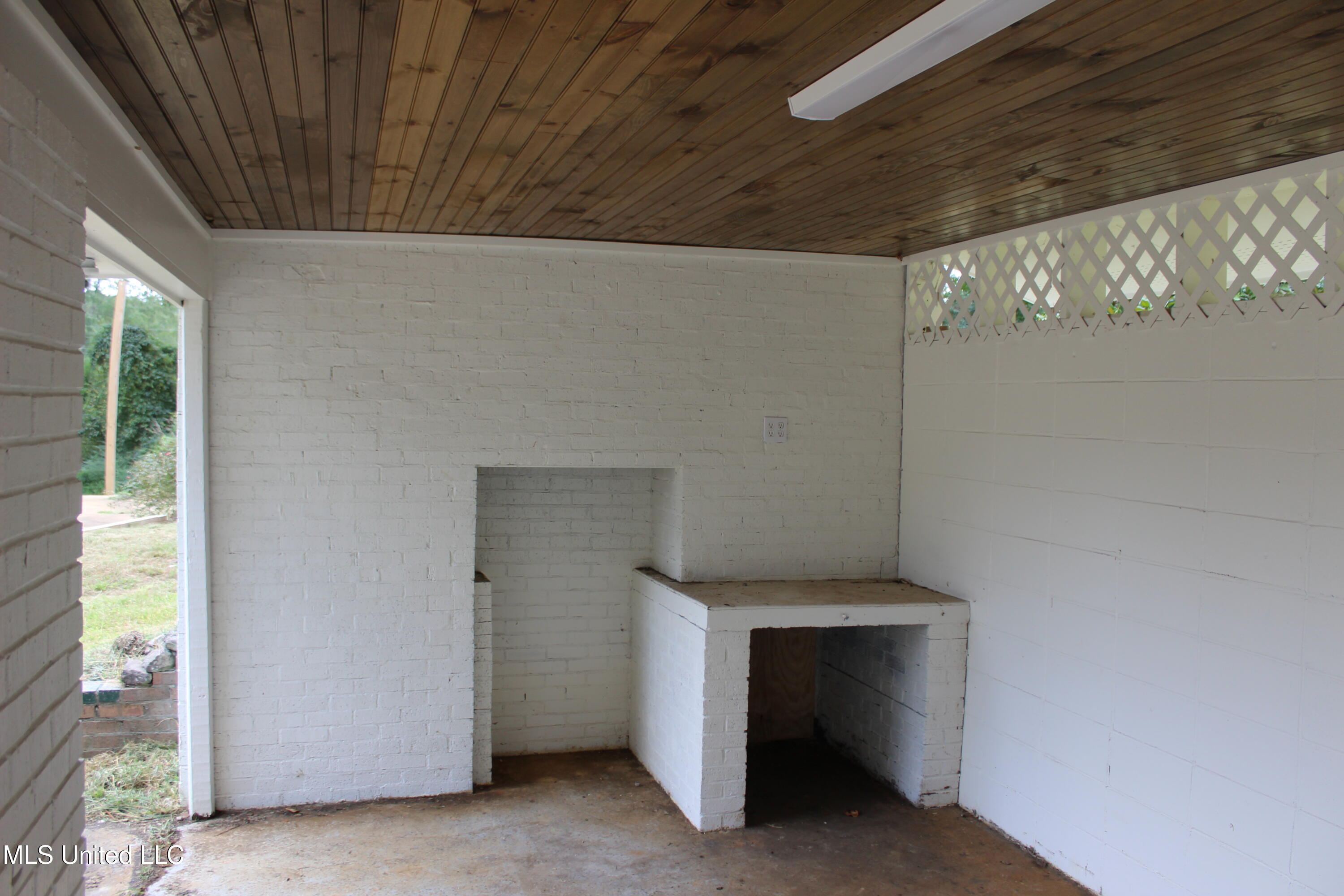 137 Highway 9 Pittsboro, MS 38951 - Photo 21 of 27 IMG_1817