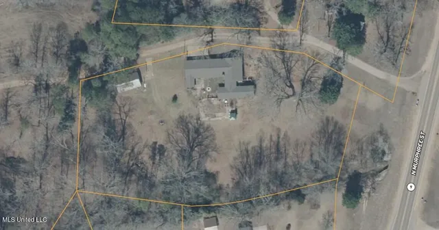 $235,000 | 137 Highway 9, Pittsboro, MS 38951