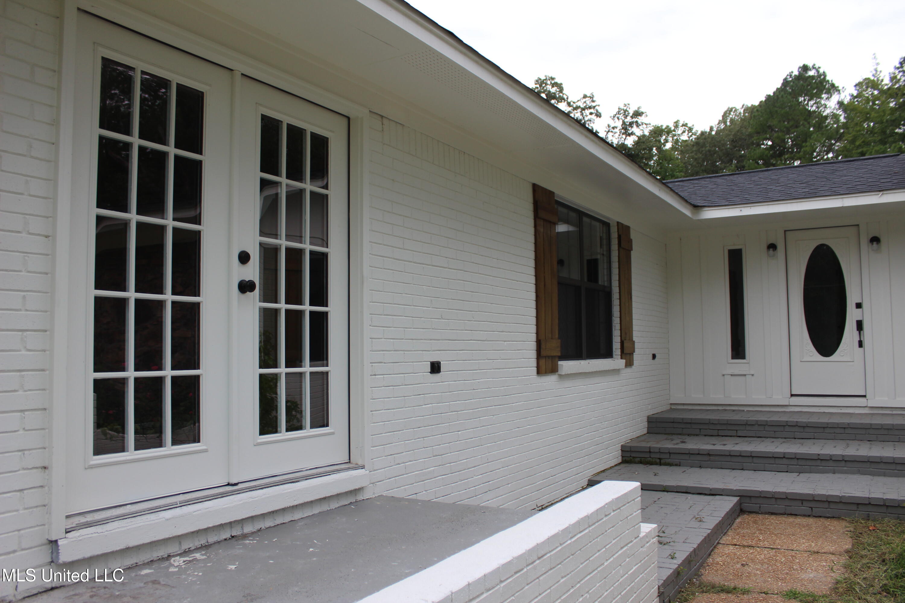 137 Highway 9 Pittsboro, MS 38951 - Photo 5 of 27 IMG_1851