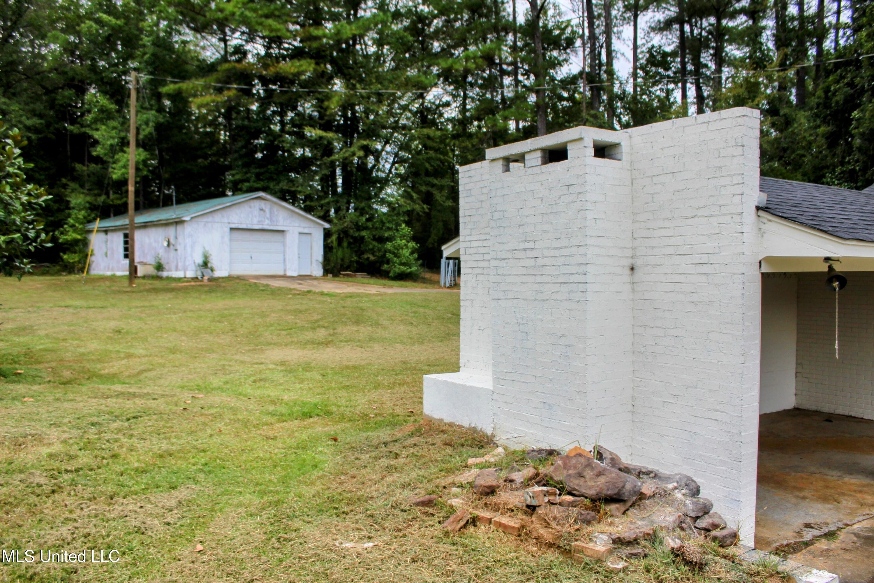 137 Highway 9 Pittsboro, MS 38951 - Photo 9 of 27 IMG_1834