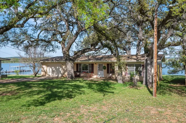 $650,000 | 210 Lake Loop, Tow, TX 78672
