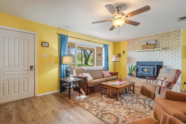 $650,000 | 210 Lake Loop, Tow, TX 78672