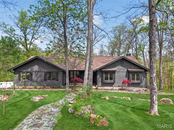 $675,000 | 35 Green View Drive, Defiance, MO 63341