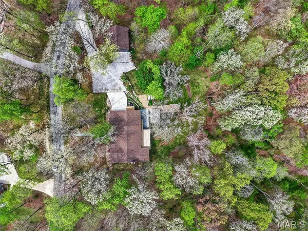 $675,000 | 35 Green View Drive, Defiance, MO 63341