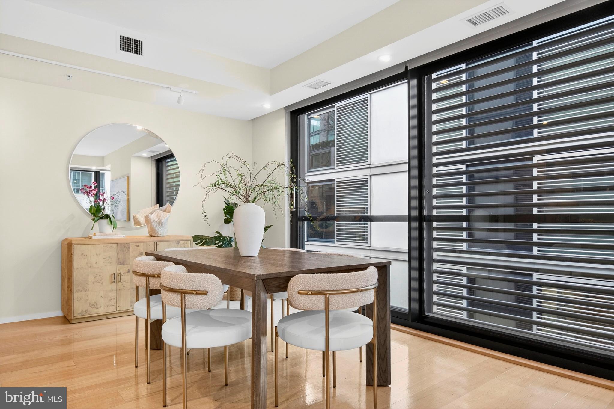 925 H Street Northwest, Unit 515 Washington, DC 20001 - Photo 21 of 57 Dining Area Northwest