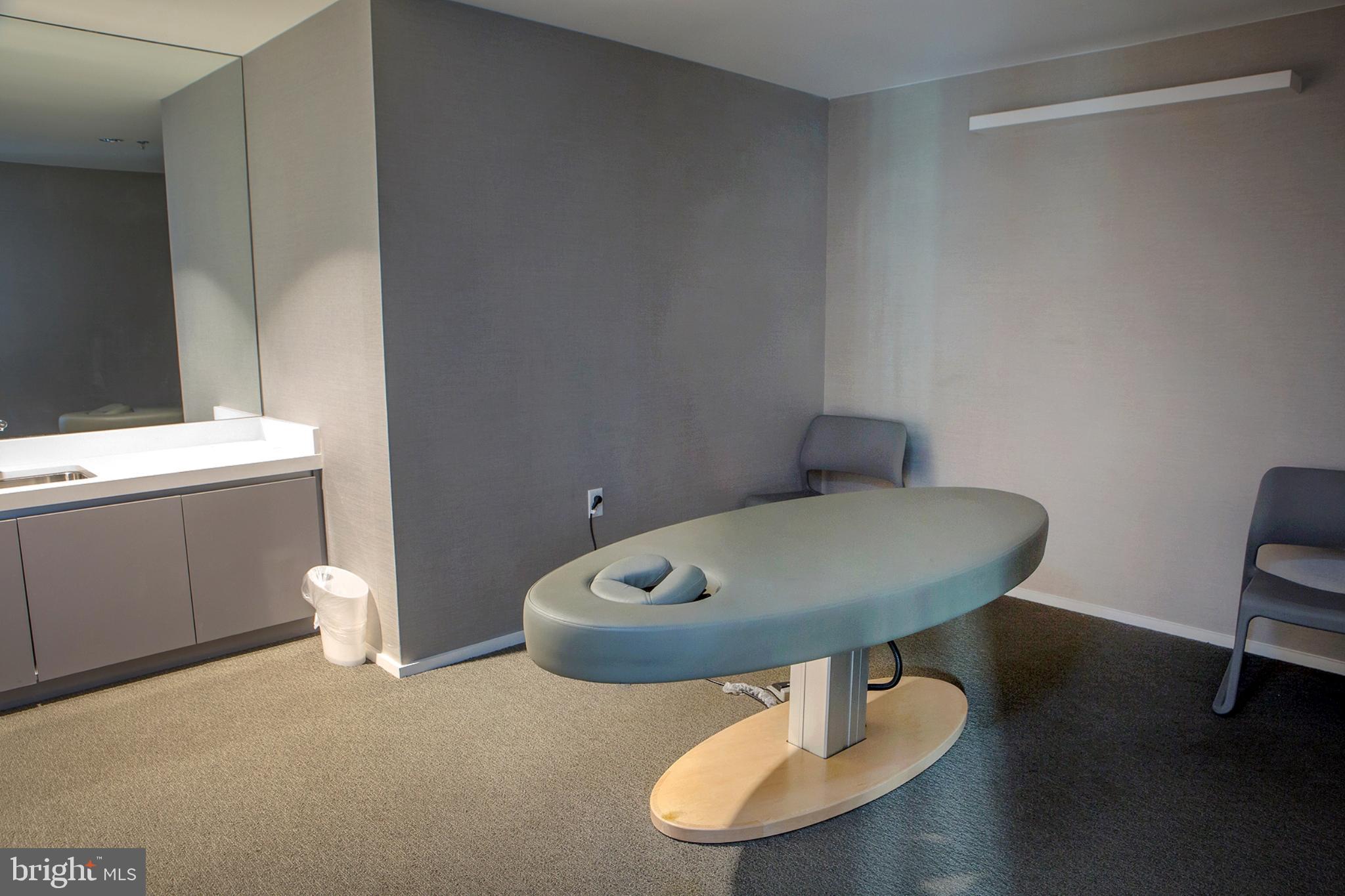 925 H Street Northwest, Unit 515 Washington, DC 20001 - Photo 53 of 57 Community Massage Treatment and Relaxation Room