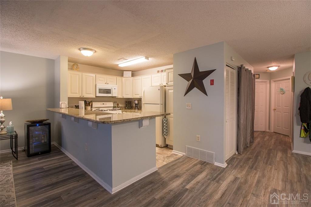 324 Edpas Road, Unit 324 New Brunswick, NJ 08901 - Photo 2 of 15 Gallery Image 2