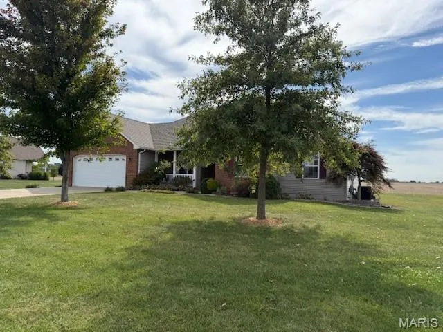 $366,000 | 23987 1350 North, Jerseyville, IL 62052