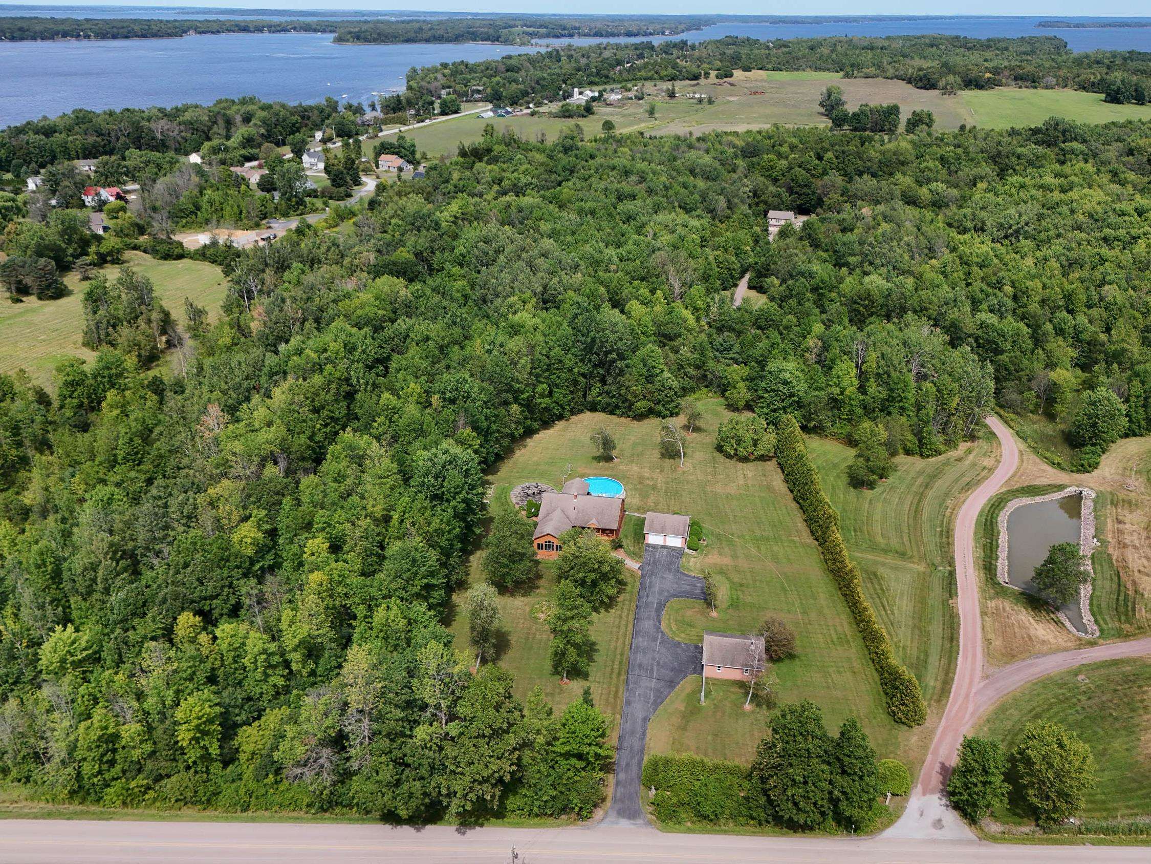 17 Faywood Road Grand Isle, VT 05458 - Photo 4 of 60 Gallery Image 4