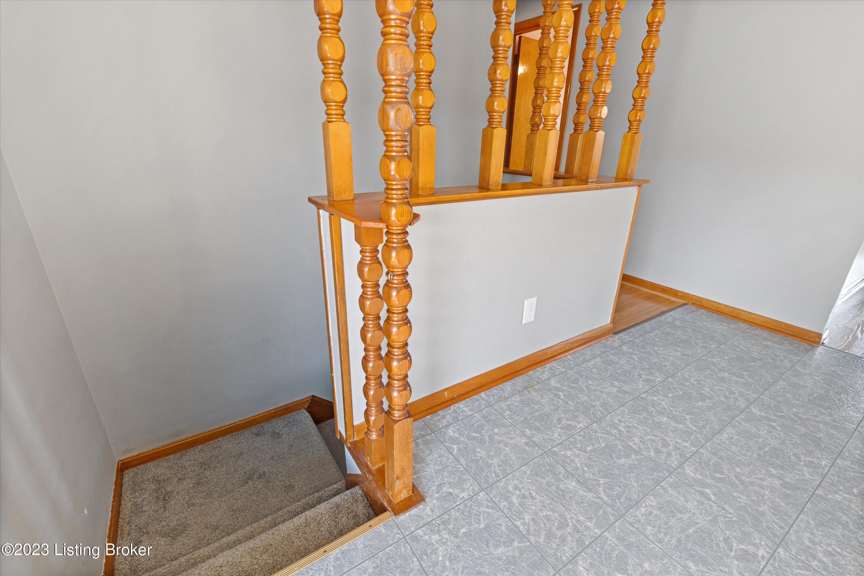 6913 Ledgerock Road Louisville, KY 40219 - Photo 21 of 40 21-6913Ledgerock-LouisvilleRealEstateMed