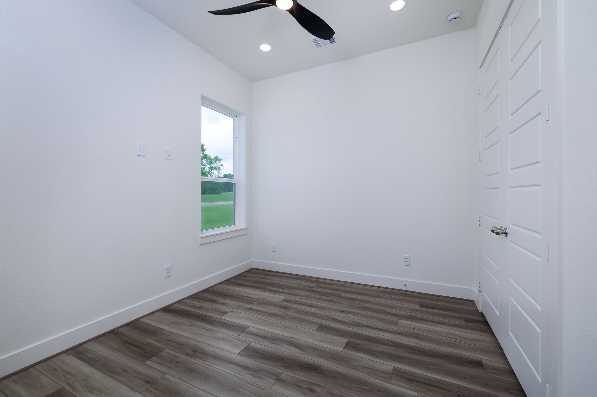 68 Fairway Drive Trinity, TX 75862 - Photo 9 of 48 Front office with a closet