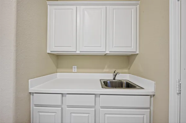 $4,000 | 6826 Sorrelwood Lane, Sugar Land, TX 77479