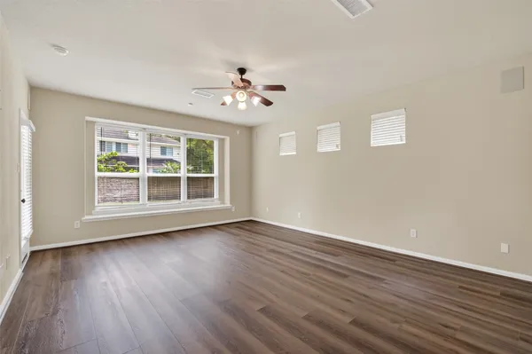 $4,000 | 6826 Sorrelwood Lane, Sugar Land, TX 77479