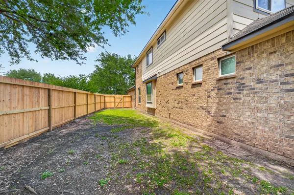 $4,000 | 6826 Sorrelwood Lane, Sugar Land, TX 77479