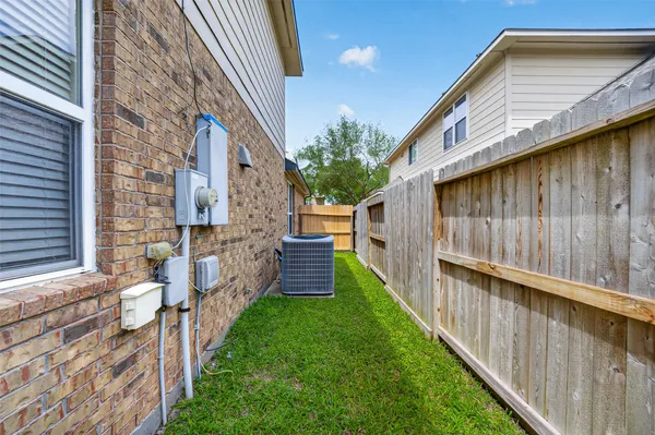 $4,000 | 6826 Sorrelwood Lane, Sugar Land, TX 77479