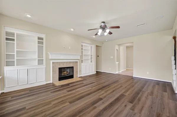$4,000 | 6826 Sorrelwood Lane, Sugar Land, TX 77479
