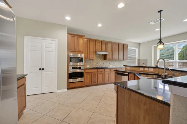 $4,000 | 6826 Sorrelwood Lane, Sugar Land, TX 77479