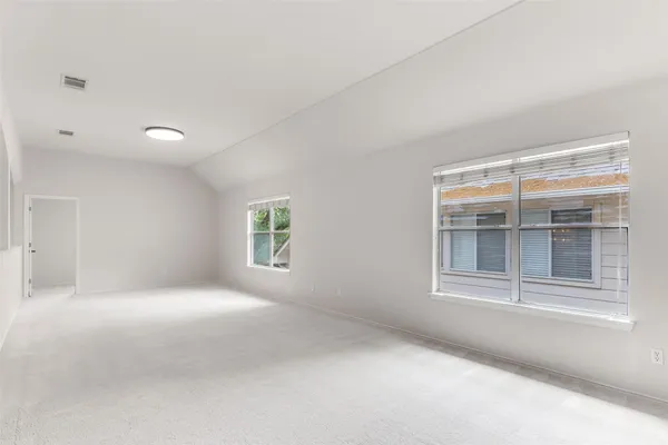 a view of empty room with window