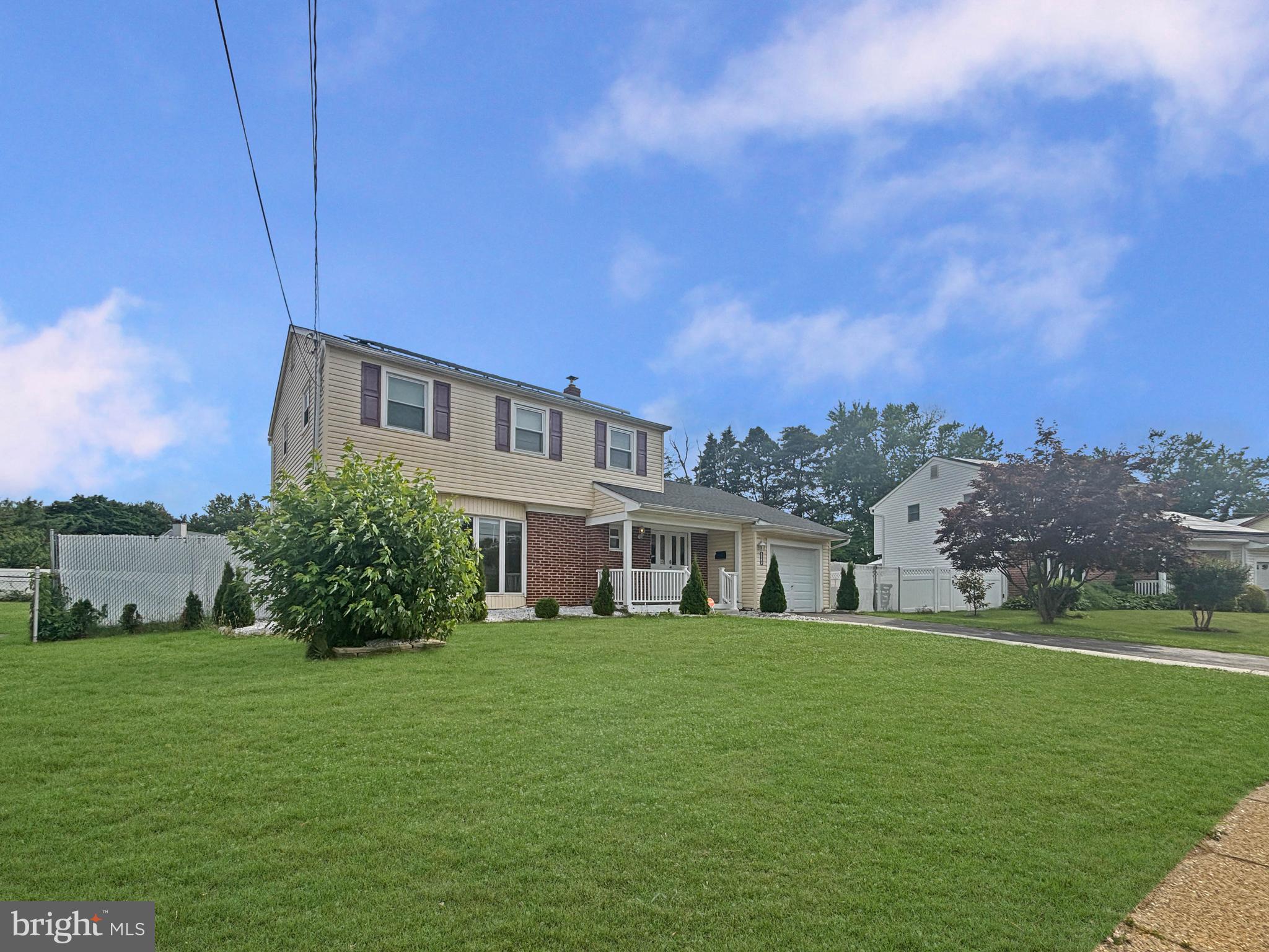 119 Colonial Road Beverly, NJ 08010 - Photo 2 of 29