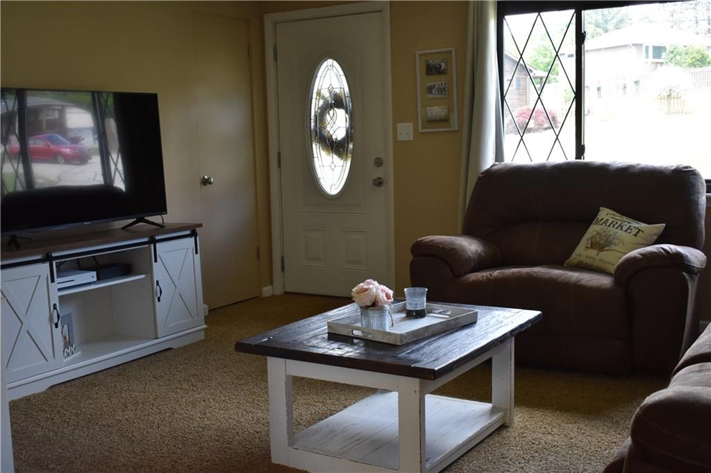 11556 McKee Road North Huntingdon, PA 15642 - Photo 4 of 18 Gallery Image 4