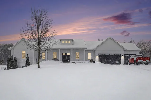 $674,900 | 5956 Hidden Oak Avenue, Richland, MI 49083