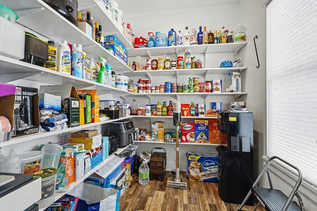 $674,900 | 5956 Hidden Oak Avenue, Richland, MI 49083