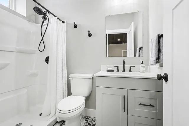 $674,900 | 5956 Hidden Oak Avenue, Richland, MI 49083