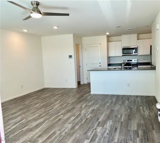 $1,895 | 4993 Olive Mesa Avenue, Unit 23, Las Vegas, NV 89139