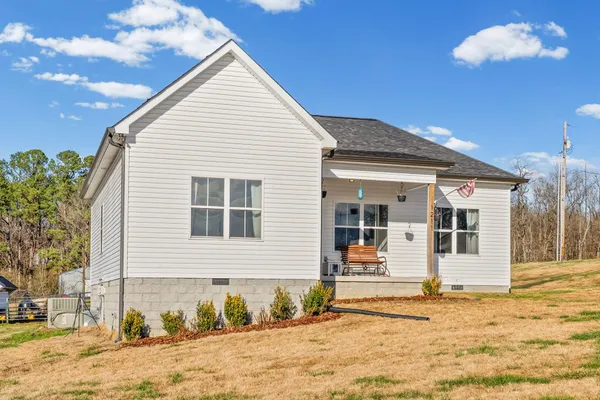 $400,000 | 1211 North Charlotte Street, Dickson, TN 37055